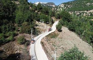 Konyaaltı’ndan yayla yollarına asfalt çalışması