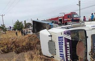 Konya’da tır ile otomobil çarpıştı: 2 yaralı