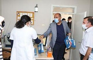 Korona virüsle mücadele eden sağlık çalışanlarına...