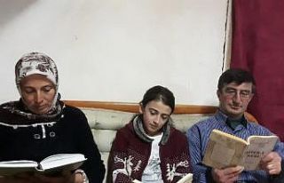 Köy okulu öğrencilerinden “Ailem ile kitap okuyorum”...