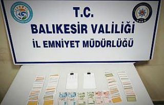 Kumar oynayan 4 kişi yakalandı