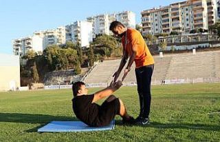 Kuşadalı otizmli genç mücadeleci ruhuyla örnek...