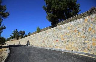 Kuşadası Yeni Asri Mezarlık’ta düzenleme çalışmaları...