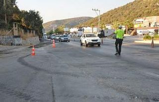 Kuşadası’da polis aranan 4 şüpheliyi yakaladı