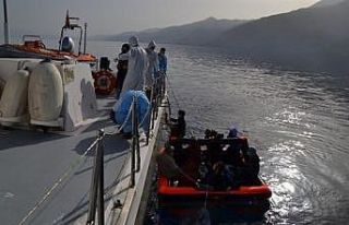 Kuşadası’nda 13 düzensiz göçmen kurtarıldı