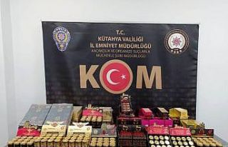 Kütahya’da kaçak cinsel içerikli ürün ele geçirildi