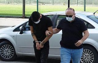 Kuyumcudan altın çaldı