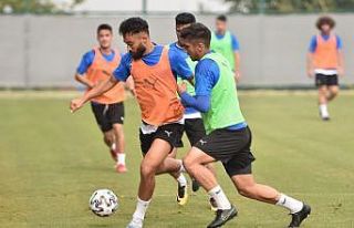 Manisa FK hazırlıklarını sürdürüyor