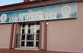 Manisa’da baygınlık geçiren yaşlı kadına zabıtalardan...