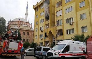 Manisa’da ev yangını paniğe neden oldu