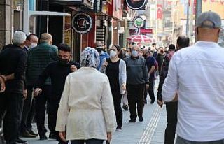 Maske takan gençten maske takmayan gençlere tepki