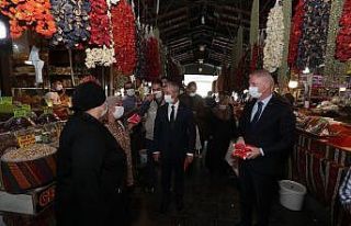 Maskesiz karşılamaya vali uyarısı