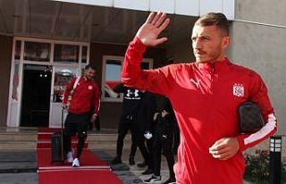 Mecnun Otyakmaz: "Alacağımız her puanın çok...