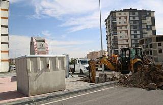 Melikgazi’de yer altı çöp konteynerleri ile koku...