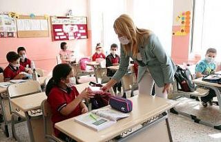 Merkezefendi Belediyesinden öğrencilere hediye