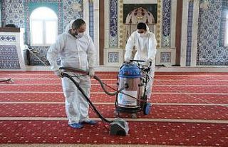 Merkezefendi de camiler temizleniyor