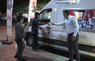Mersin’de 21 camide 25 bin kandil simidi dağıtıldı