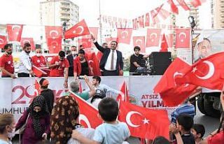 Mersin’de belediyelerden coşkulu cumhuriyet kutlaması