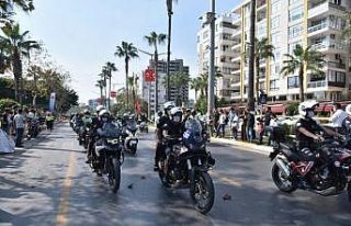 Mersin’de polis motosiklet tutkunlarıyla şehir...
