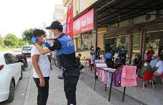 Mersin’de vatandaşlar Covid-19’a karşı bilgilendirildi