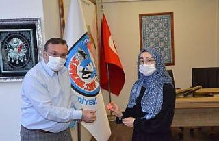 Mezun olan hafızlar ödüllendirildi