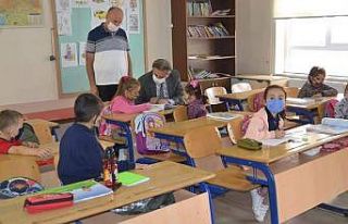 Milli Eğitim Müdürü okulları ziyaret etti