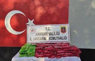 Minibüsten 145 kilo kaçak nargile tütünü çıktı