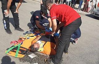 Motosiklet ile kamyon çarpıştı: 1 yaralı