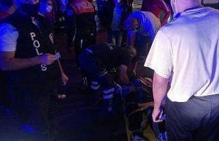 Motosiklet otomobille çarpıştı: 1 yaralı