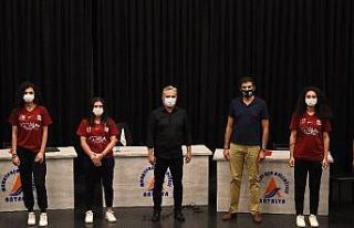 Muratpaşa Belediyespor Kadın Hentbol Takımından...