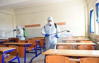 Muratpaşa’da okullar pazartesiye hazırlanıyor