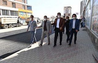 Muş Belediyesinin asfalt mesaisi hızla devam ediyor