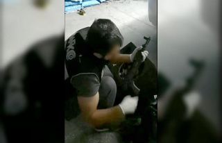 Müzik kutusundan kalaşnikof çıktı