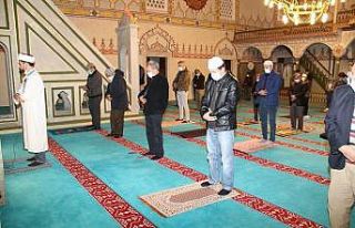 Nasreddin Hoca’nın torunları sabah namazında...