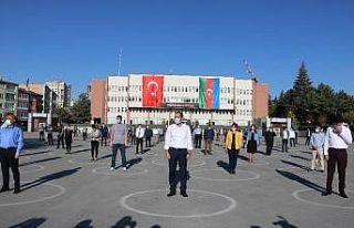 Niğde’de belediye personeli spor yaparak güne...
