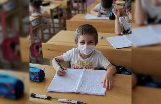 Öğrencilere ücretsiz maske ve dezenfektan desteği