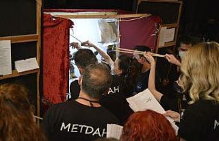 Öğretmenler Karagöz ve Hacivat gölge oyunu eğitimi...