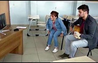 Öğretmenlerden öğrencilere sazlı motivasyon