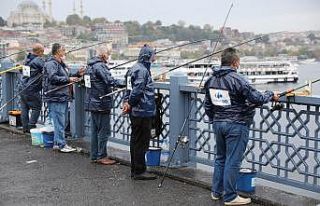 Olta balıkçılarına malzeme desteği