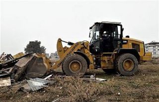 Osmangazi’de kaçak ahır, kümes ve barakalar yıkıldı