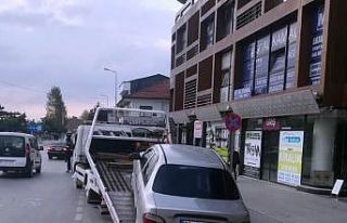 Otobüs duraklarına park eden sürücüler yandı