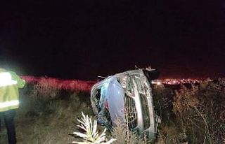 Otomobil devrildi: 2 yaralı