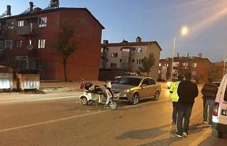 Otomobil ile elektrikli bisiklet çarpıştı: 1 yaralı
