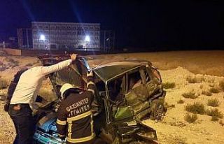 Otomobil traktöre çarptı: 1 yaralı