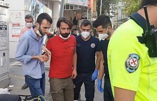 Otomobile çarpmamak için motosikleti devirdi: 1...