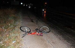 Otomobilin çarpıp kaçtığı bisikletli çocuk...