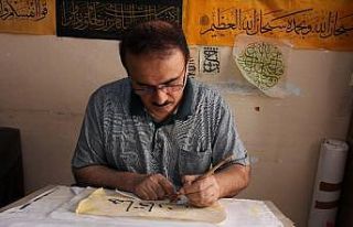 (Özel) 40 yıllık hattat Irak Türkmeni Al Zamo...