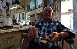 (Özel) 66 yıldır ekmeğini makas ve usturadan çıkarıyor