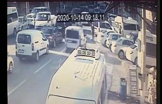 (Özel) Bursa’da kaza anı kamerada...Hiç frene...