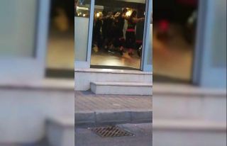 (Özel) Kadıköy’de omuz omuza korona virüs dansı